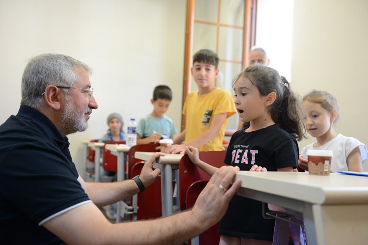 Aşgın’dan Miniklere Özel İlgi