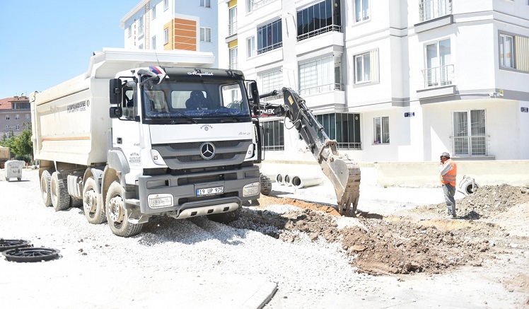 Şehrin atık su hattı yenileniyor