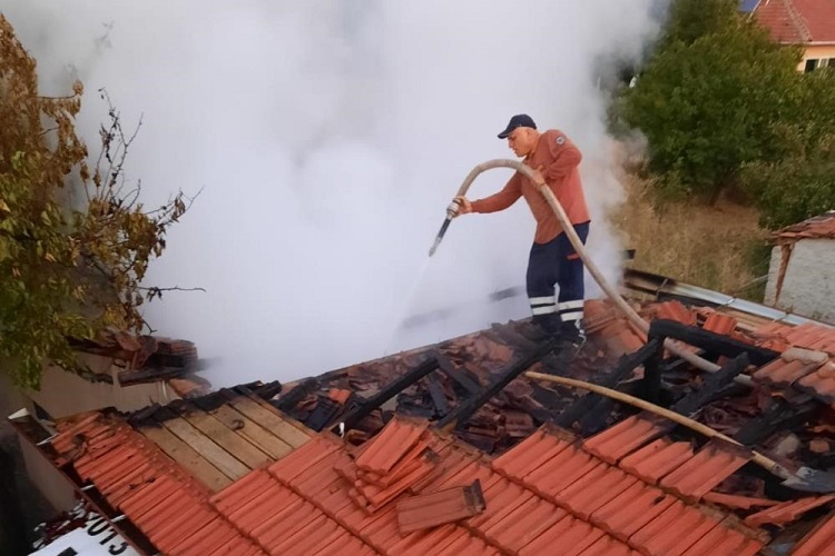 Tandırlık yangını köylüleri korkuttu