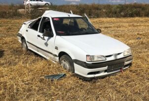 Otomobil tarlaya uçtu: 4 yaralı