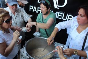 CHP’den vatandaşa aşure ikramı
