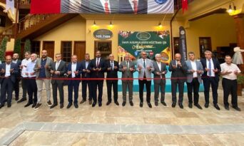 Veli Paşa Kahvecisi törenle açıldı