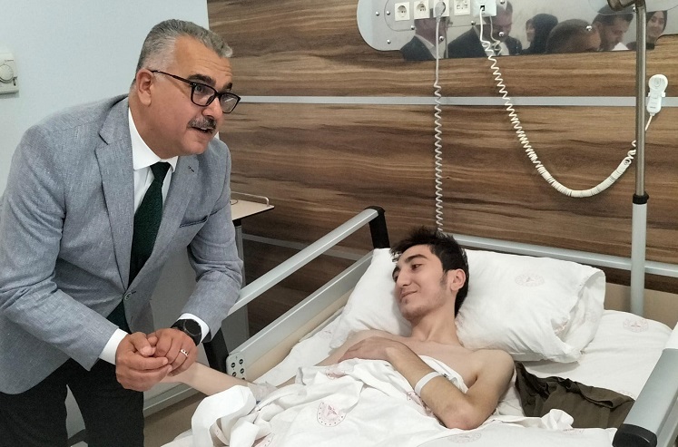 Hastaların hayır duasını aldı