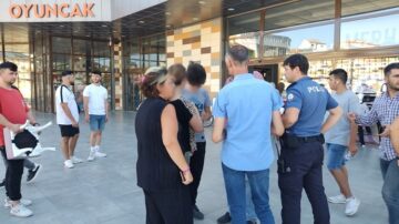 Küçük çocuk dolandırıcı kurbanı oldu!