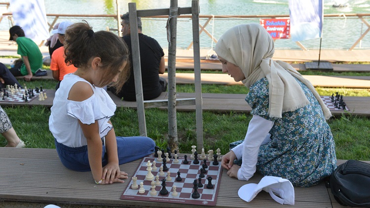 Sokakta satranç etkinliği düzenlendi