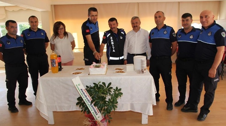 Zabıta haftasına pastalı kutlama