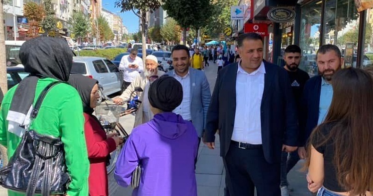 Esnaf ve vatandaşları dinledi