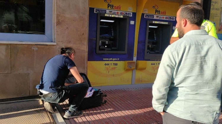 Şüpheli valiz harekete geçirdi!