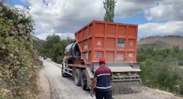 İlçelere asfalt desteği devam ediyor