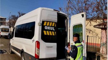 Jandarma okul servislerini denetledi