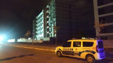 İnşaattan kendini boşluğa bıraktı!