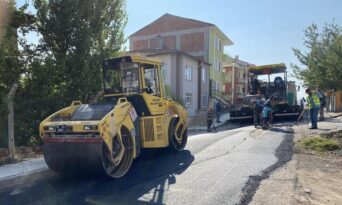 Asfalt çalışmaları devam ediyor