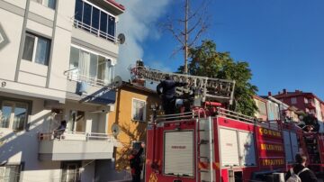 Çatı yangını büyük panik yarattı