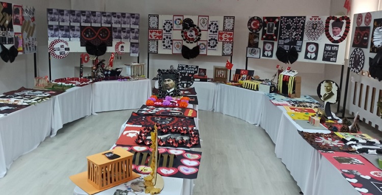 Çocuk gözüyle Atatürk sergisi