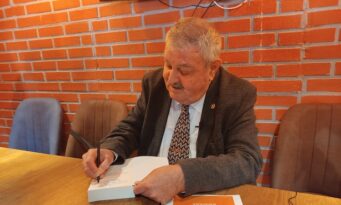 Adnan Türkoğlu’nun hayatı kitap oldu