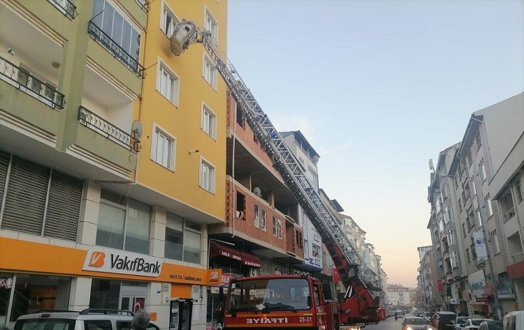 Yaşlı kadın evinde ölü bulundu
