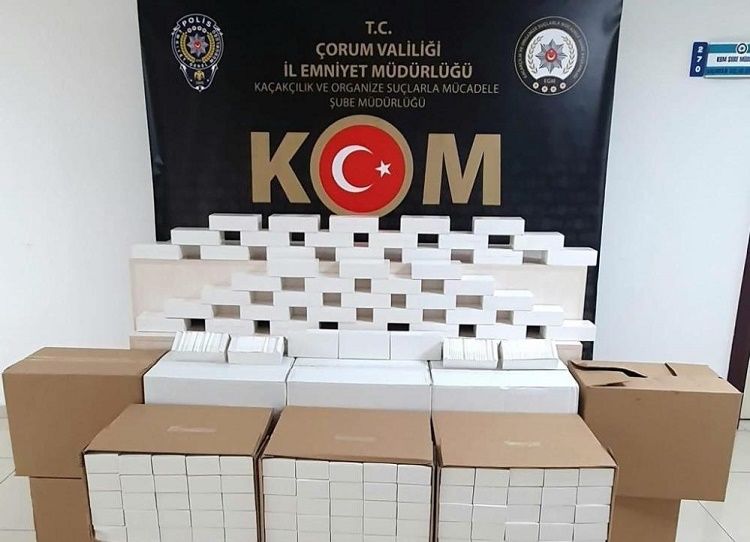 Bandrolsüz kaçak sigara yakalandı