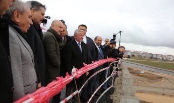 Bakan seviyeli kavşakta inceleme yaptı