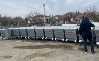 Ortaköy’de çöp konteynerleri yenileniyor