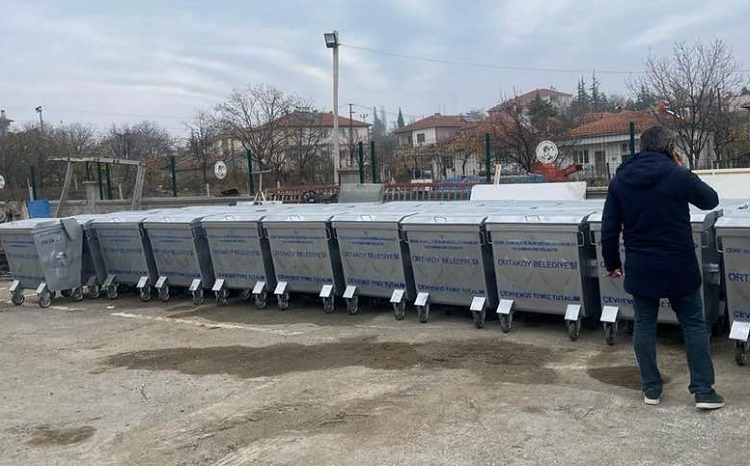 Ortaköy’de çöp konteynerleri yenileniyor