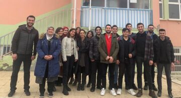 Köy okuluna kışlık kıyafet yardımı