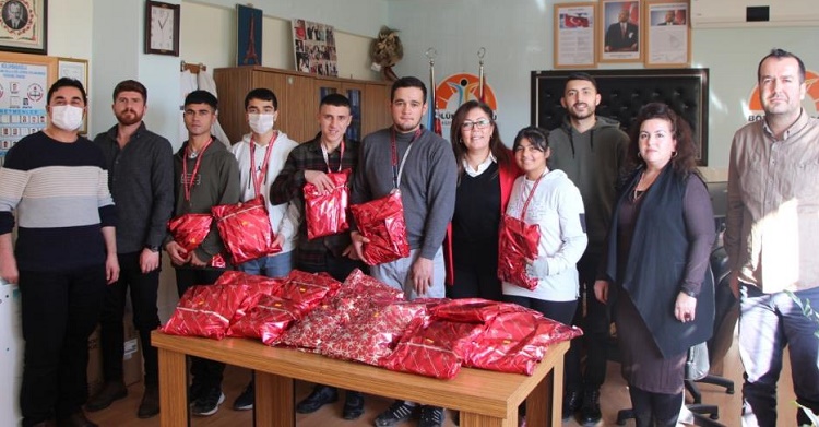 Özel gereksinimli çocukları sevindirdi