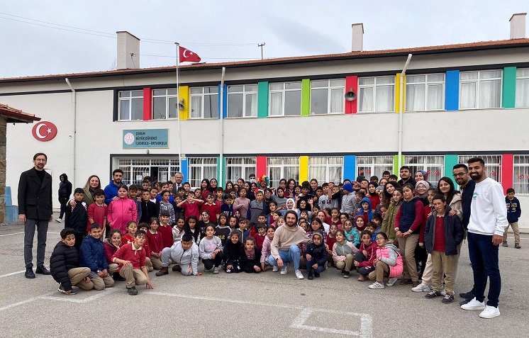 Kent Konseyi çocukların yüzünü güldürdü