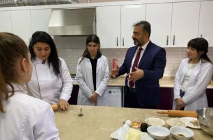 Engelli kardeşlerimiz için mutfaktayız