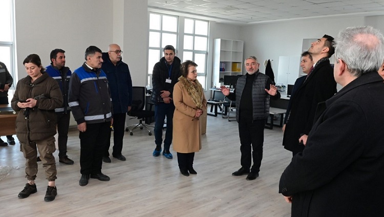 Yeni binaya 8 müdürlük taşındı