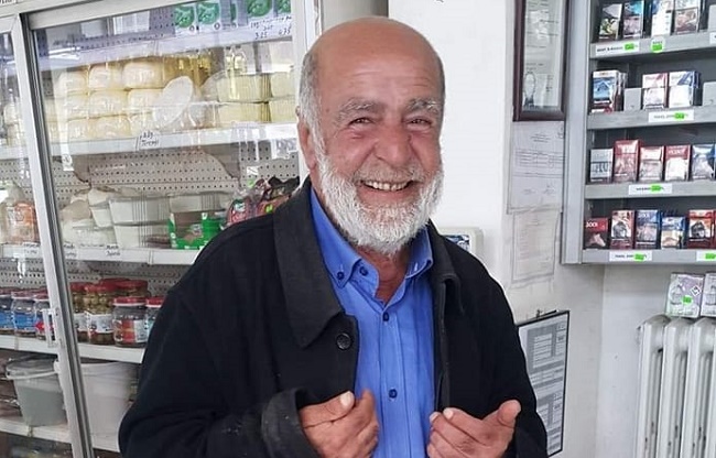 Otomobil çarpan akbaba vefat etti