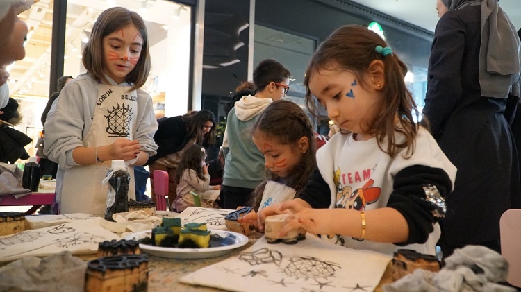 Çocuk şenliği dolu dolu geçiyor