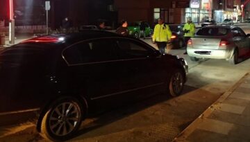 Aranan kişiler polisten kaçamadı!