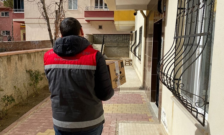 Afetzedelere et ürünleri kolisi