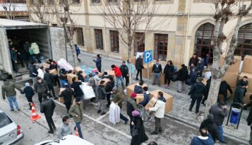 Çorumlular kardeşlerine sahip çıkıyor