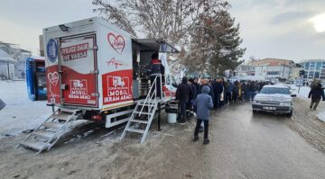 Belediye depremzedelerin yanında