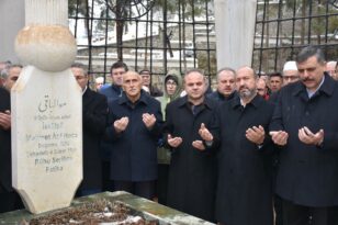 Atıf hoca mezarı başında anıldı