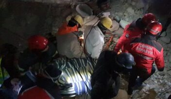 Çorum ekibi iki kişiyi sağ kurtardı