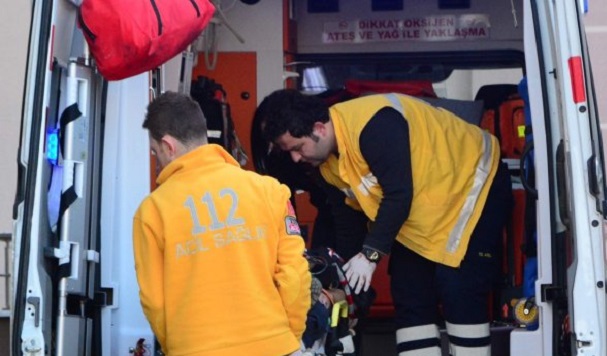 Tartışmada komşusunu ve kendisini vurdu!