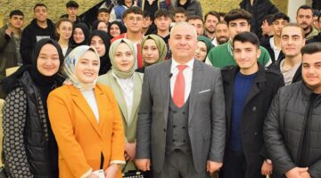 Işık gençlerle bir araya geldi