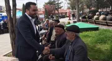 Başkan seçim çalışmalarını sürdürüyor
