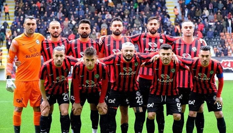 Çorum FK liderliğini korudu