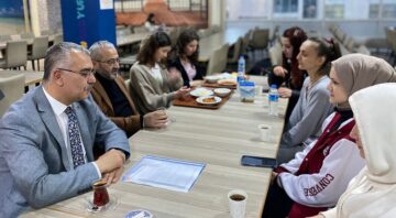 Öğrencilerin görüş ve taleplerini dinledi