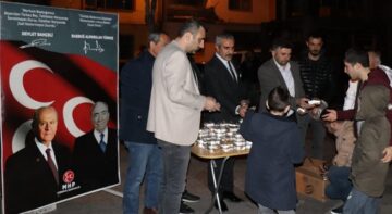 MHP teşkilatı Türkeş için mevlit okuttu