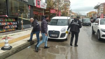 Kaldırımda silahlı saldırıya uğradı!