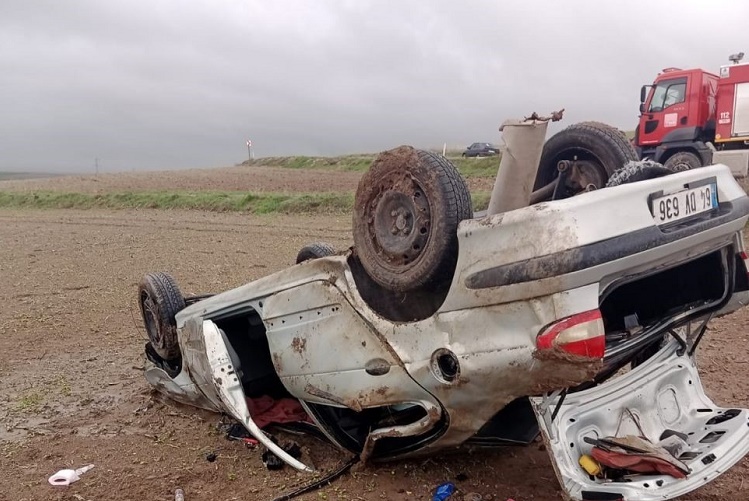 Kontrolden çıkarak tarlaya uçtu