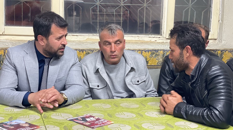 Köy halkına davasını anlattı