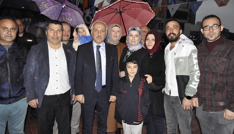 Beraber yürüdük yağan yağmurda!