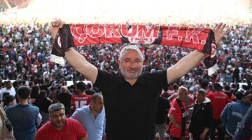 Çorum FK’nın şampiyonluğunu kutladı
