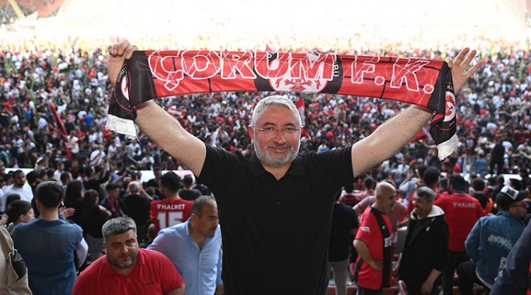 Çorum FK’nın şampiyonluğunu kutladı