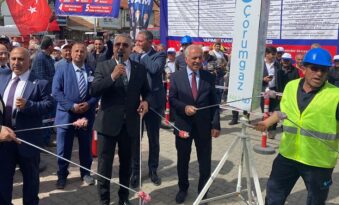 Bayat’ta doğalgaz meşalesi yakıldı